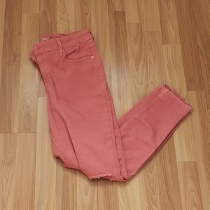 Old Navy Salmon colored cropped jeans